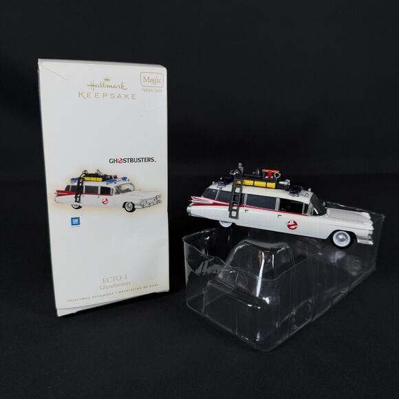 2009 Hallmark ECTO-1 GHOSTBUSTERS Magic Christmas Ornament (Light & Sound) RARE
